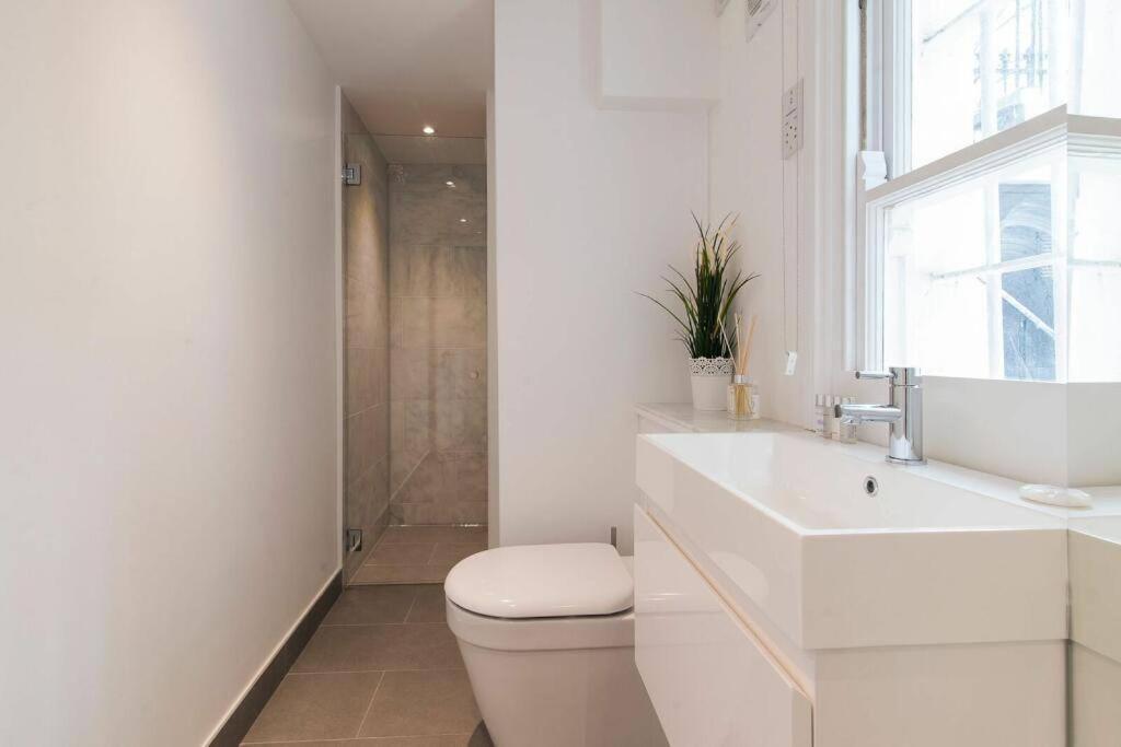 Charming Stylish One-Bedroom Apartment 런던 외부 사진